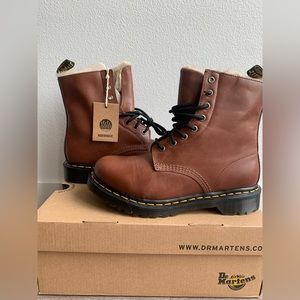 Dr. Martens Serena saddle tan